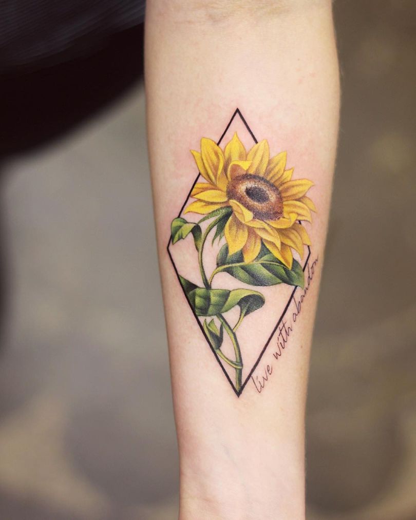 geometric-sunflower-tattoo-by-Joice-Wang-1